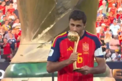 Fifa premia Rodri como destaque da Copa do Mundo de 2026