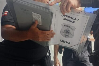 Agente com caixa da Operacao Mobile