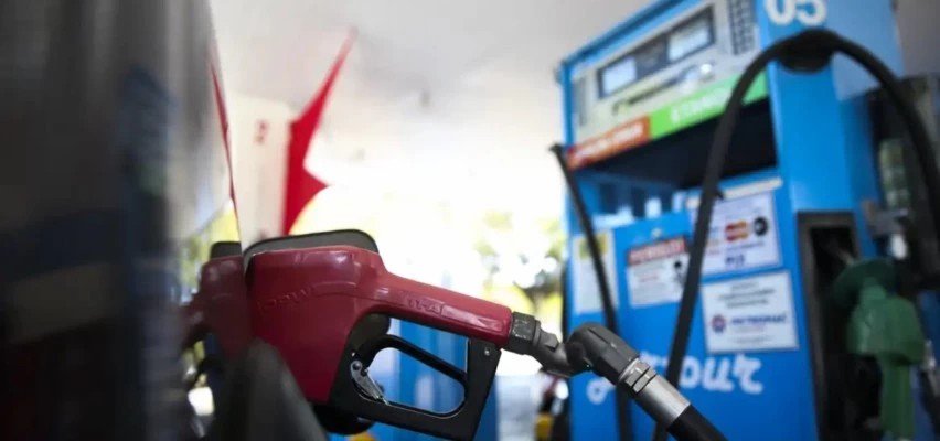 Bomba de combustível em posto
