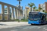 Ônibus do BRT Salvador na via