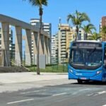 Ônibus do BRT Salvador na via