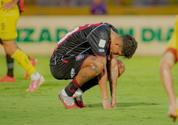 Jogador do Vitória em campo