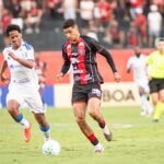 Lance da partida entre Vitória e Cruzeiro no Barradão