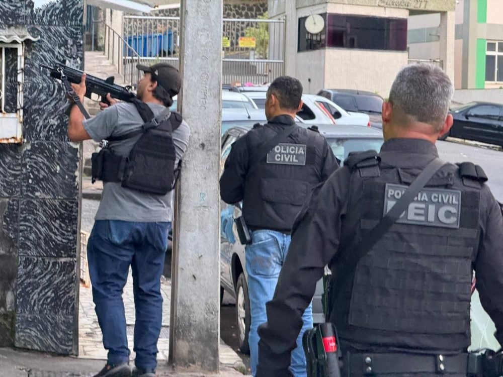 Operação mira grupo que extorquia turistas no Farol da Barra