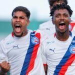 Jogadores do Bahia Sub-20 comemoram gol