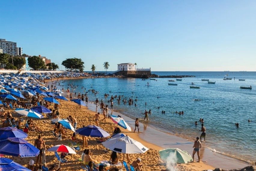 Praia do Porto da Barra, em Salvador