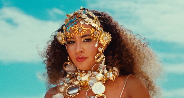 A cantora Sofia Pitta na capa do álbum Pureza Selvagem