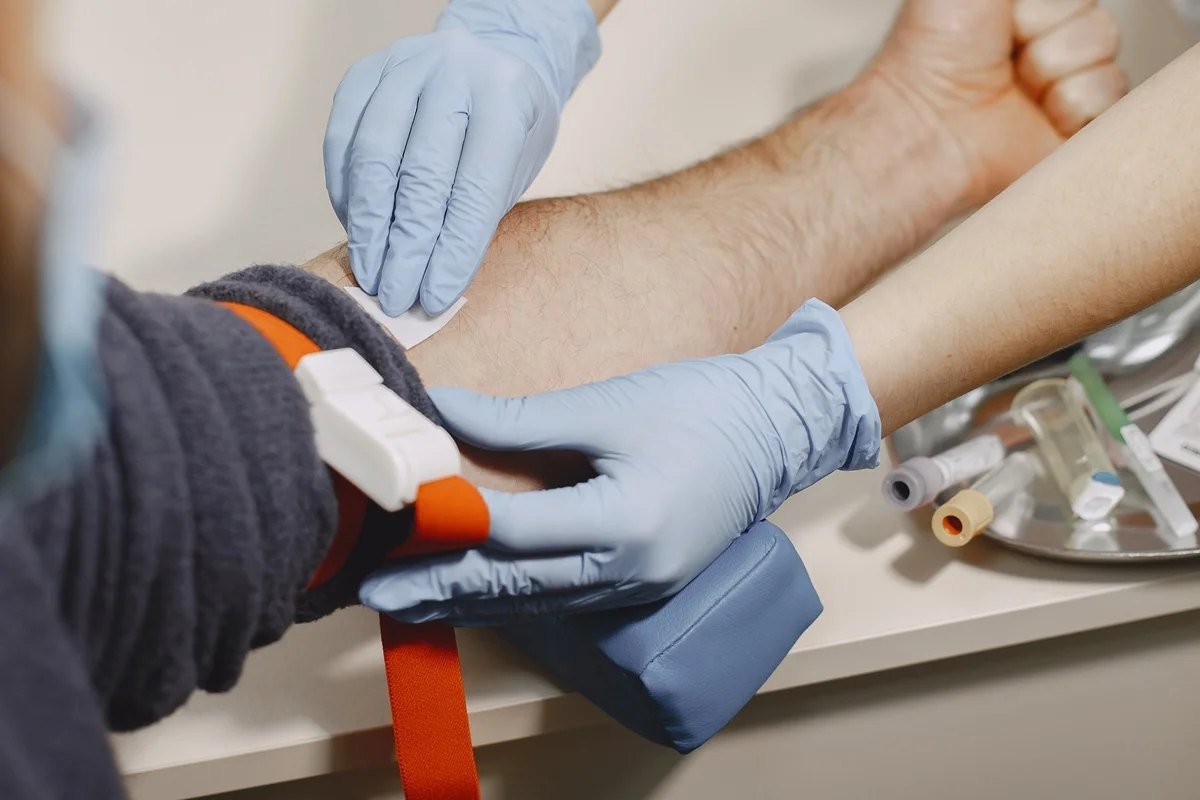 Coleta de sangue em laboratório