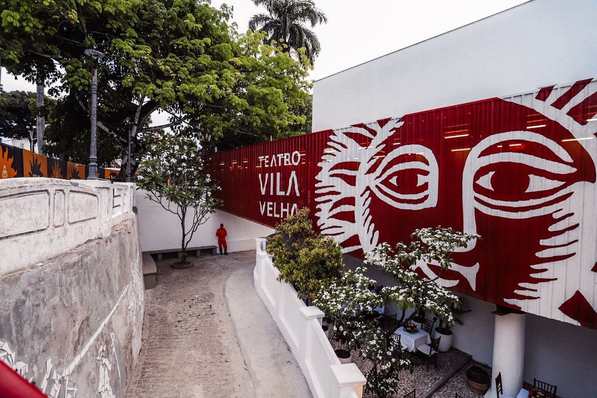 Fachada do Teatro Vila Velha, no Passeio Público, em Salvador