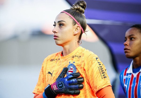 A goleira Yanne, do Bahia, em campo