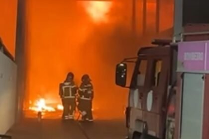 Incêndio em concessionária de veículos