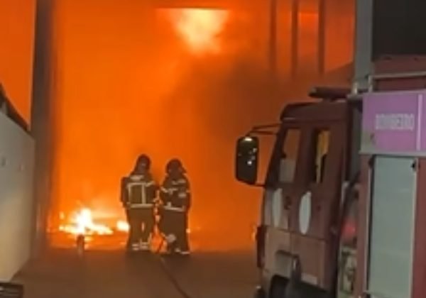 Incêndio em concessionária de veículos