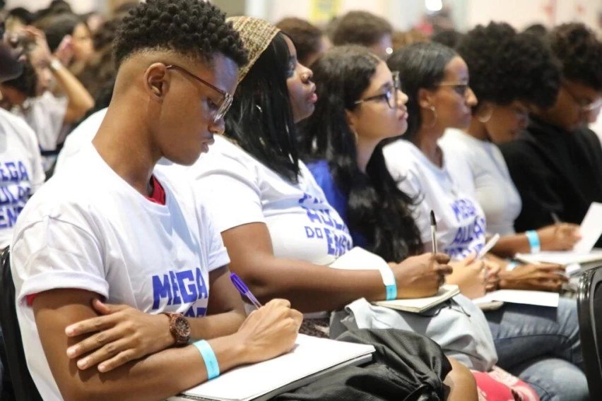 Estudantes em aulão preparatório