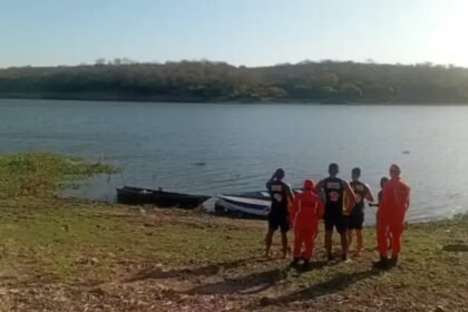 Bombeiros em buscas no Rio Jacuípe