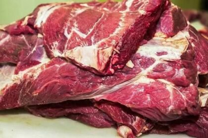 Carne bovina em frigorífico