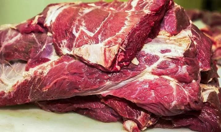 Carne bovina em frigorífico