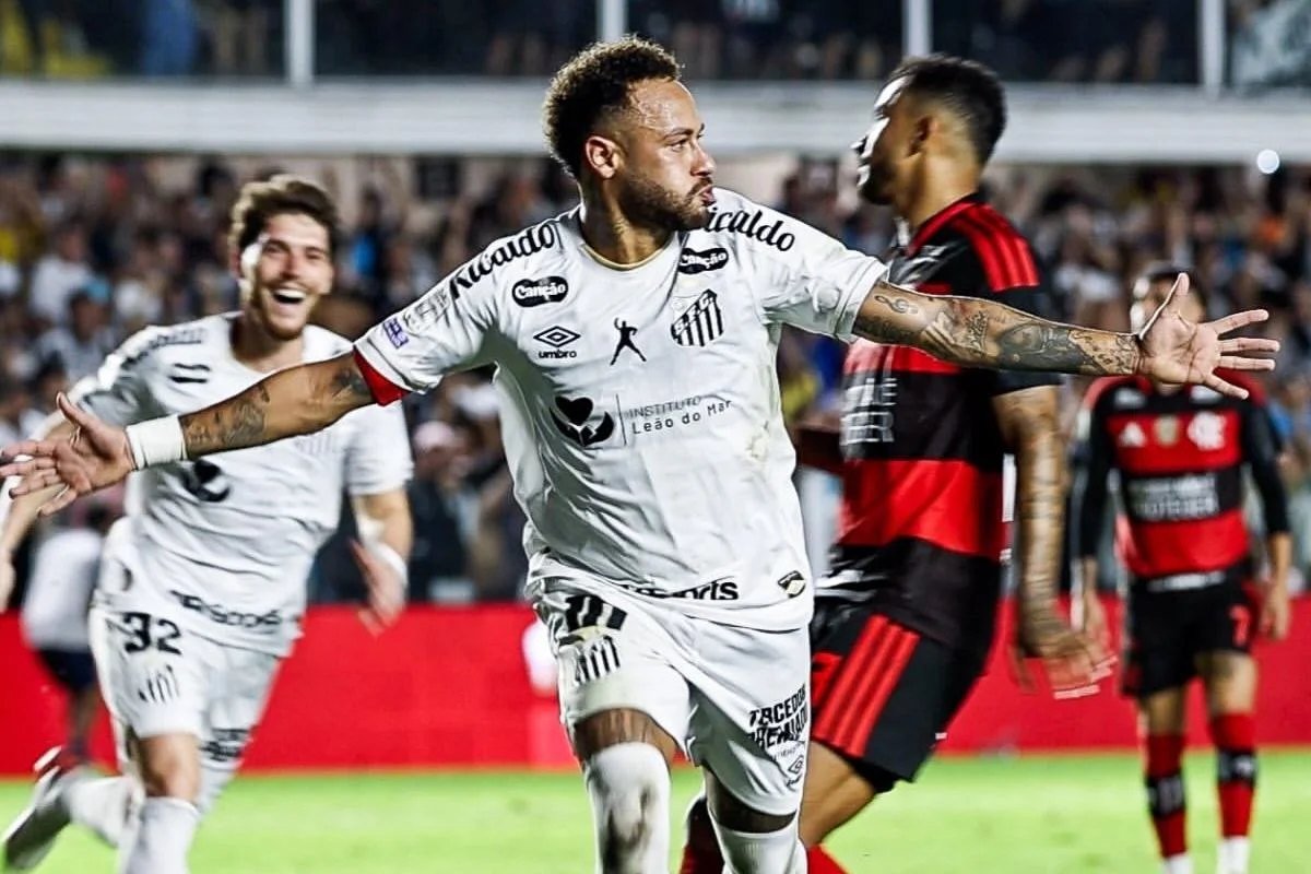 Neymar comemora gol com a camisa do Santos