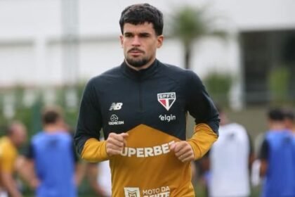O meia Cauly em treino do São Paulo