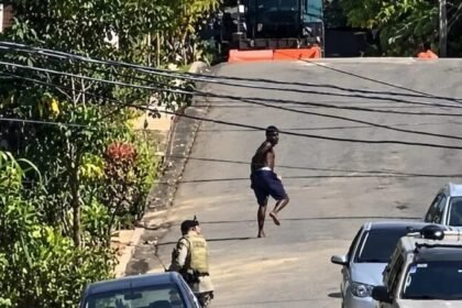 Policial durante confronto em Buerarema