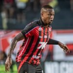 Volante Dudu, do Vitória