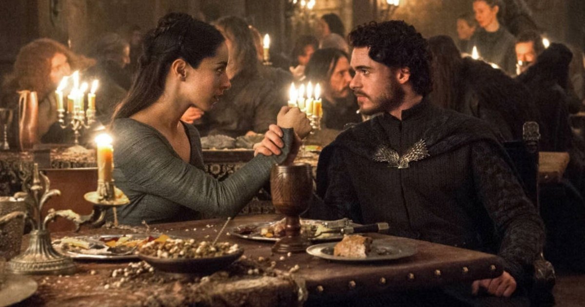Cena de banquete à luz de velas da série Game of Thrones